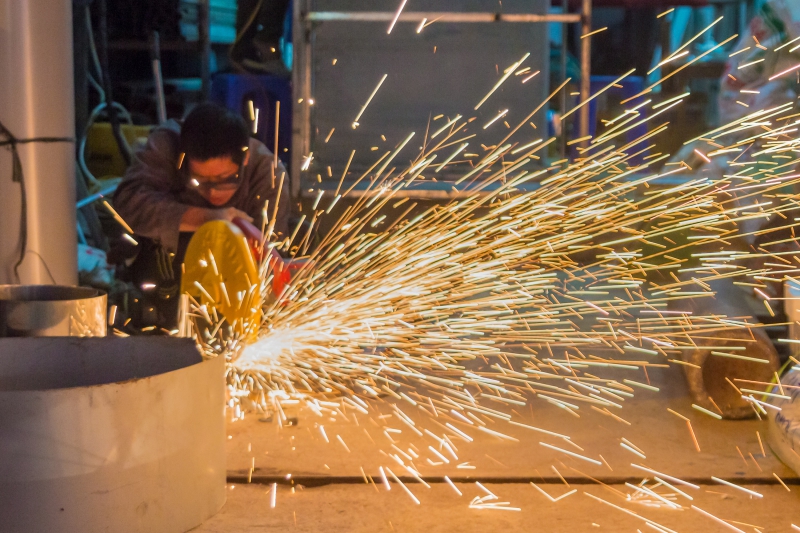 coiffure-VIDAUBAN-min_work-man-workshop-steel-equipment-metal-496138-pxhere.com